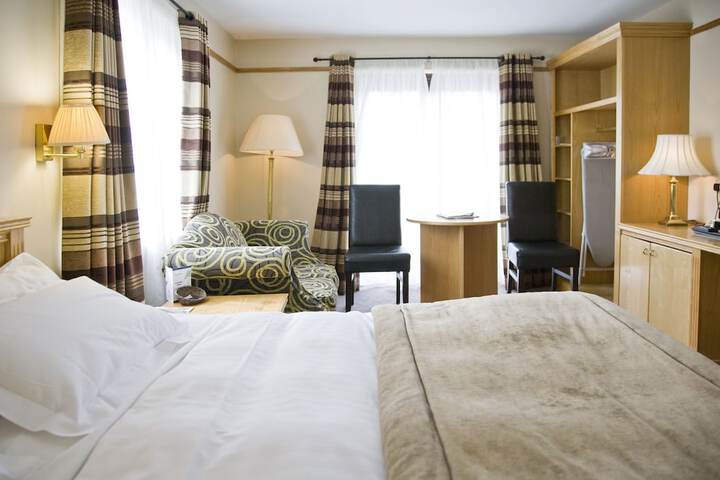 Room 6 of 67