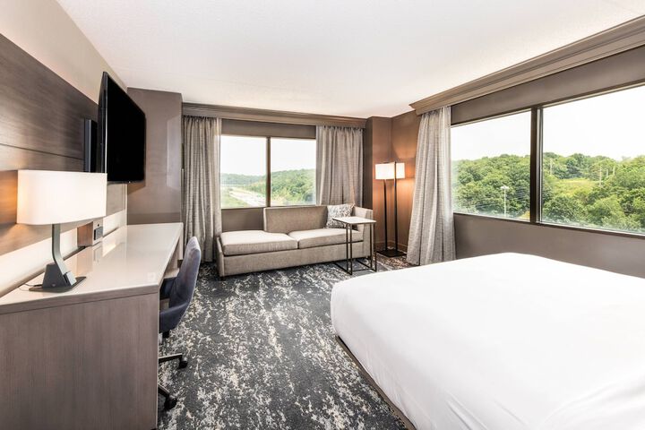 Room 5 of 73