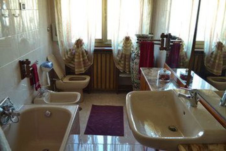 Room 4 of 22