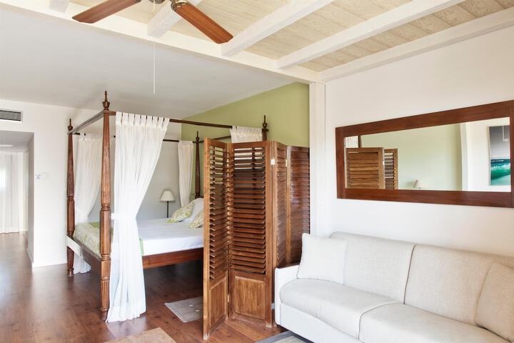 Room 4 of 38