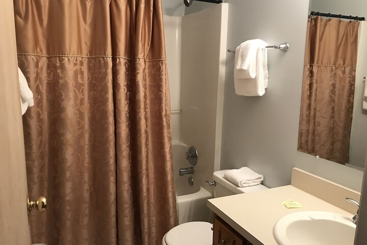 Room 328 of 400
