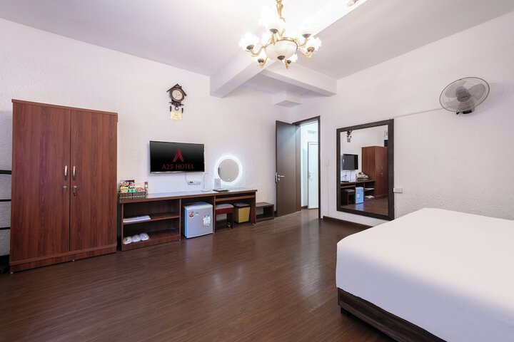 Room 7 of 14