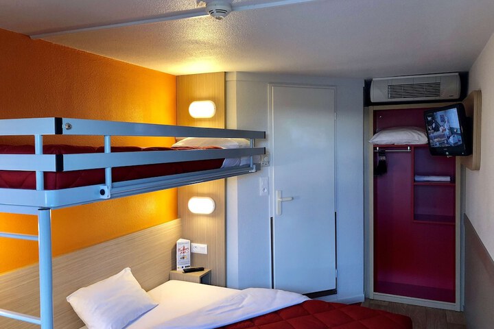 Room 14 of 49