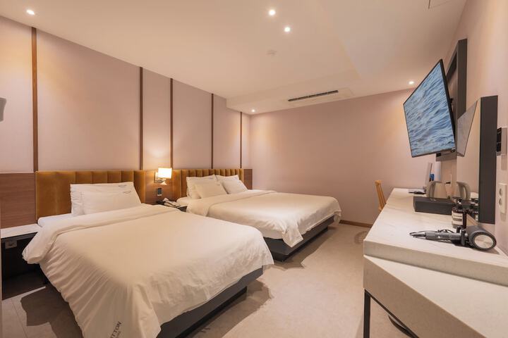 Room 42 of 54
