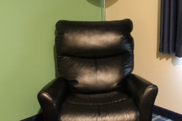 Room 10 of 32