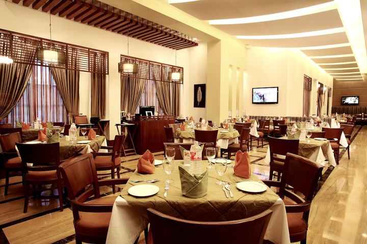 Dining 46 of 61
