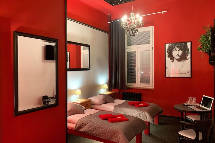 Room 17 of 99