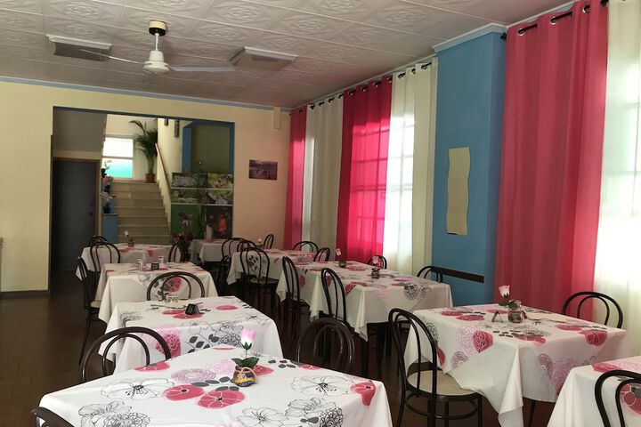 Dining 6 of 24