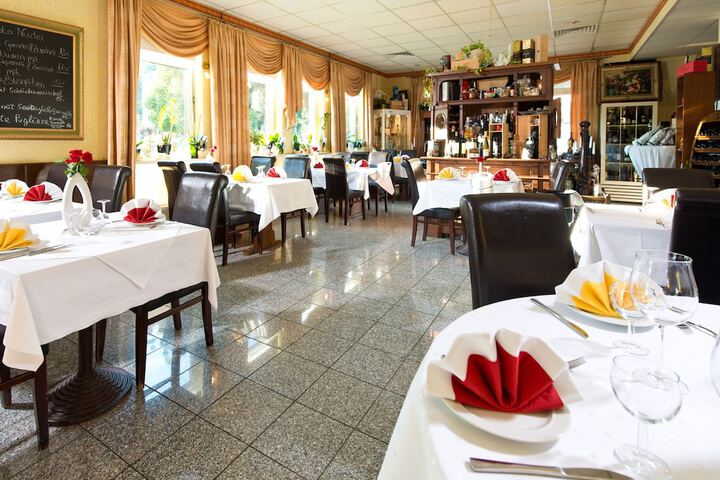 Dining 47 of 73