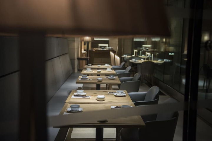 Dining 27 of 49
