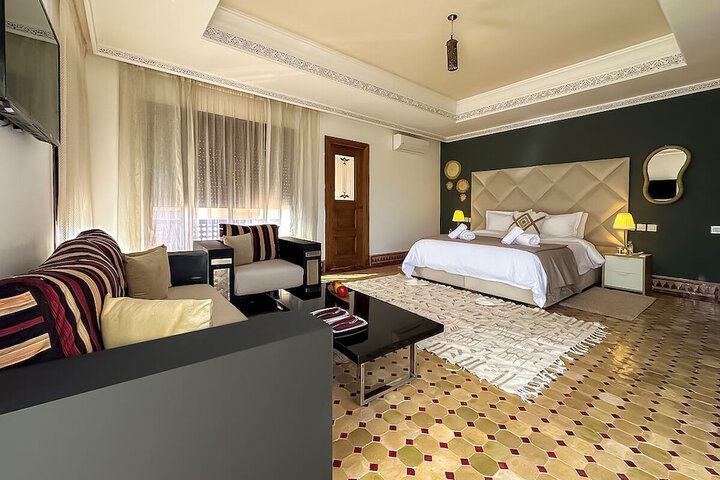 Room 28 of 79