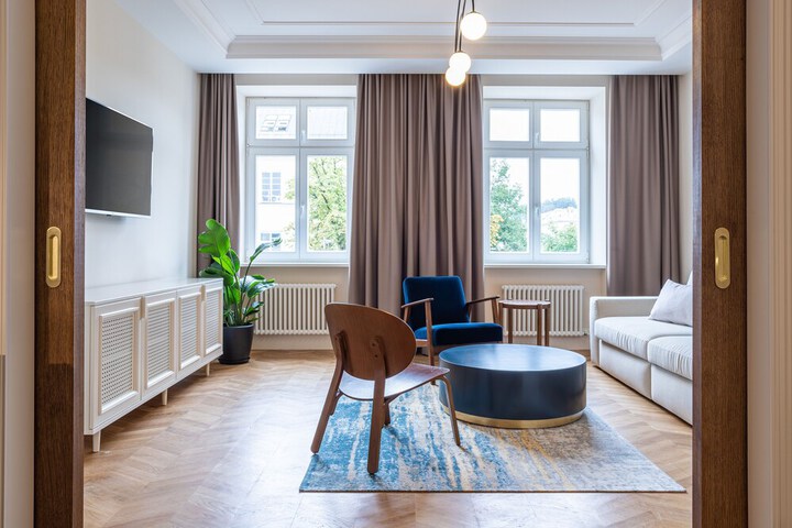 Room 49 of 90