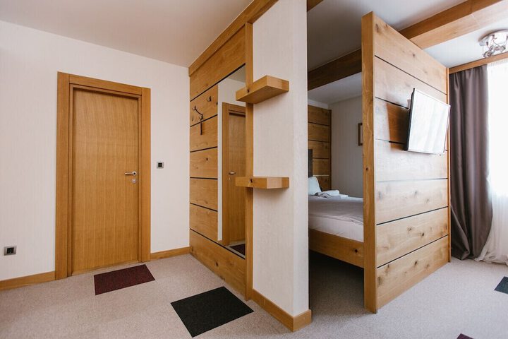 Room 25 of 62