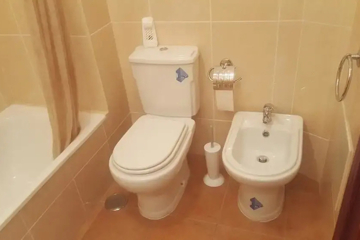 Room 9 of 25