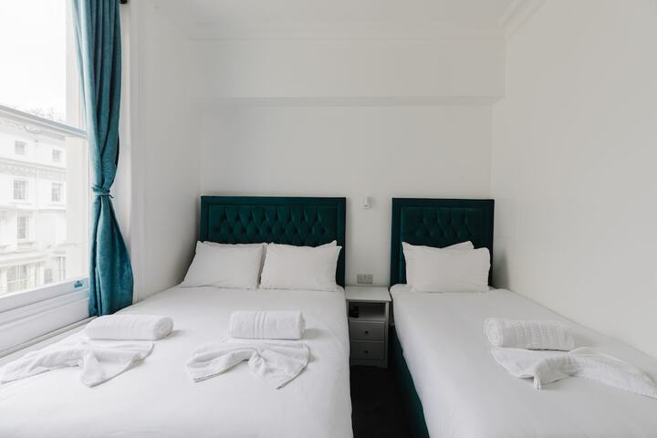 Hotel Interior 102 of 122