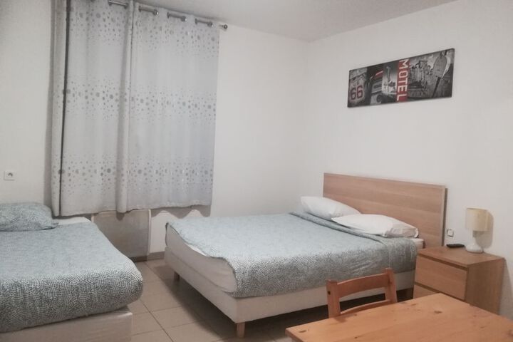 Room 11 of 27