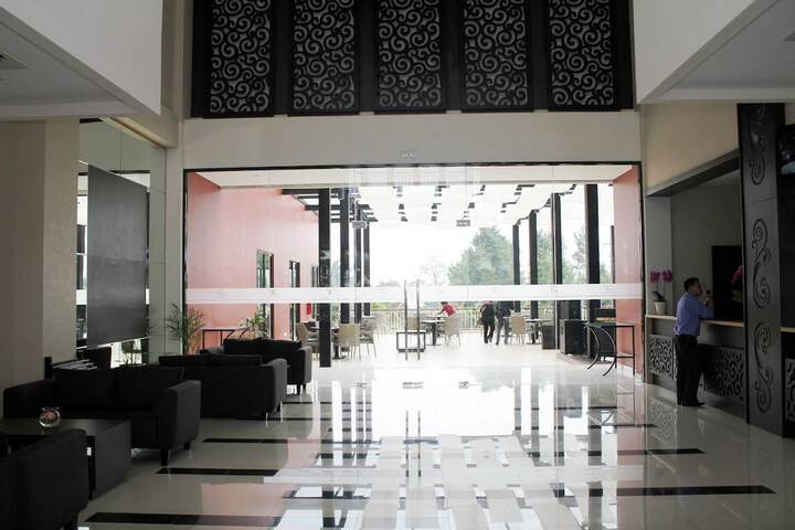 Guest Lobby