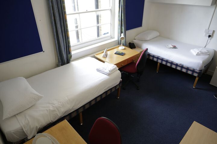 Room 10 of 16