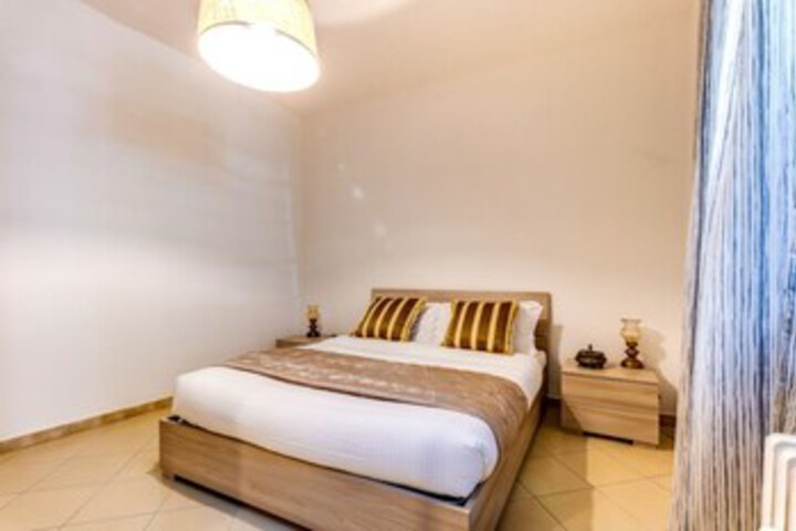 Room 7 of 25