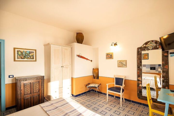 Room 13 of 78
