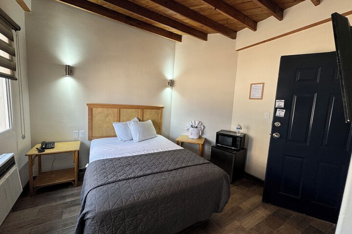 Executive Double Bed (5 of 12)