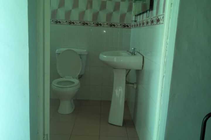 Room 27 of 34