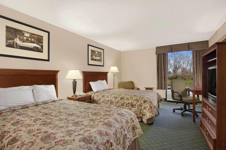 Double Business King Bed (9 of 16)