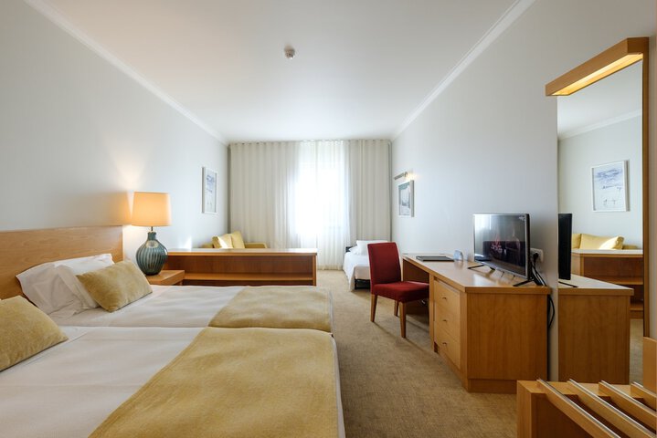 Room 19 of 46