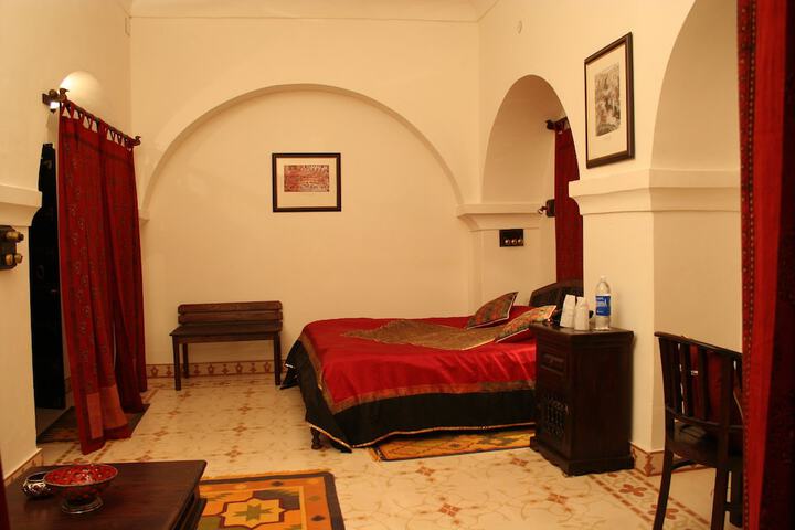 Room 11 of 68