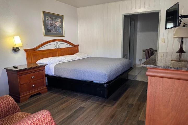 Deluxe Double Room (8 of 12)