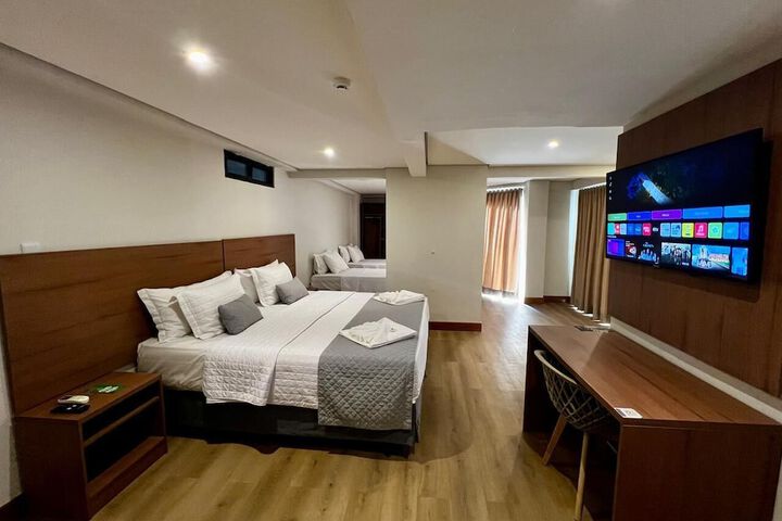 Room 12 of 25