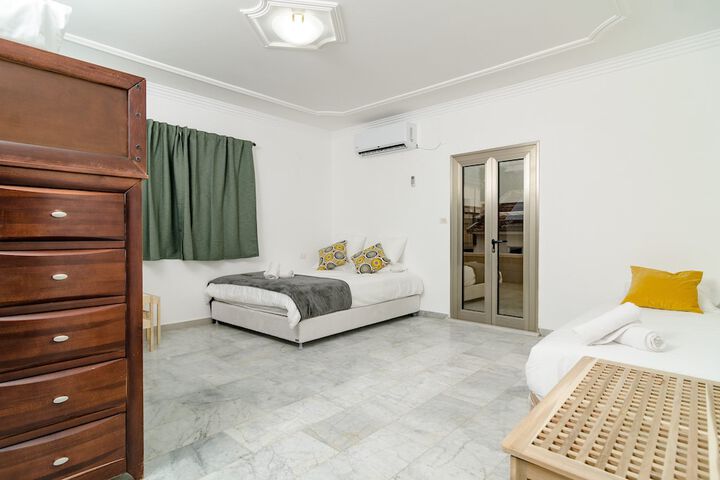 Room 5 of 53