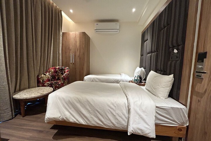 Room 5 of 20