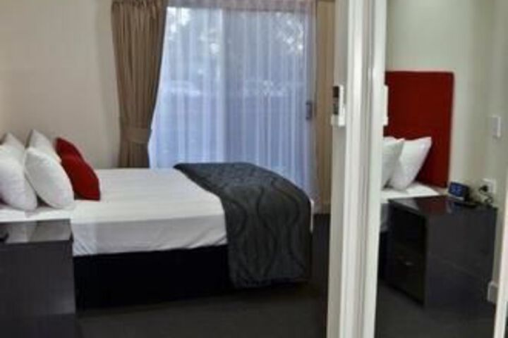 Room 2 of 43