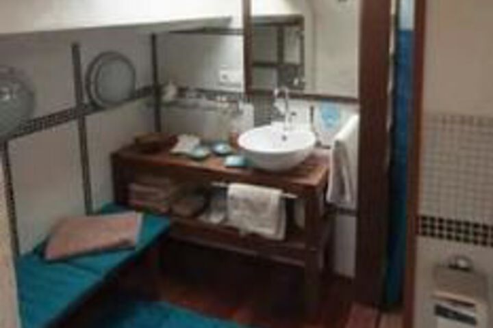Room 2 of 7
