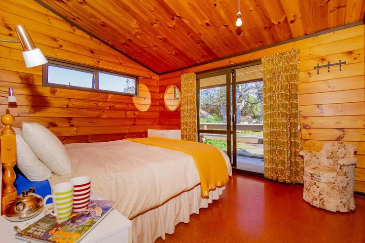 Room 3 of 13