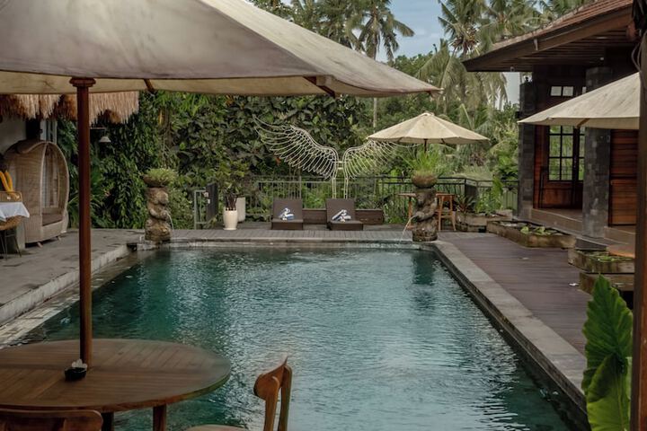 Pool 54 of 109