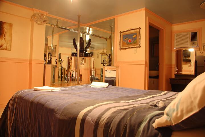 Room 11 of 51