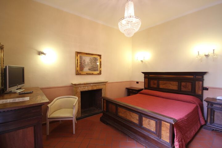 Room 2 of 31