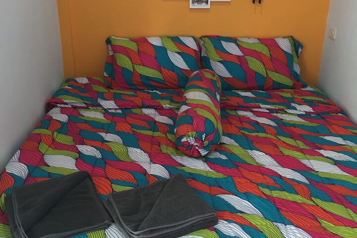 Room 4 of 18