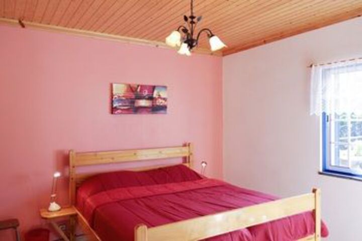 Room 9 of 16