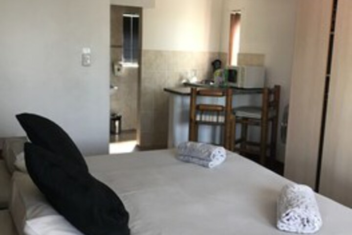 Room 9 of 34