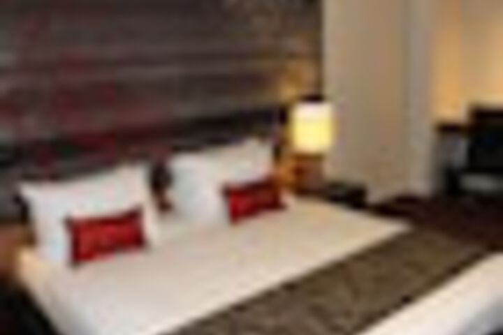 Room 5 of 237