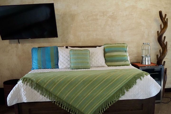 Room 21 of 49