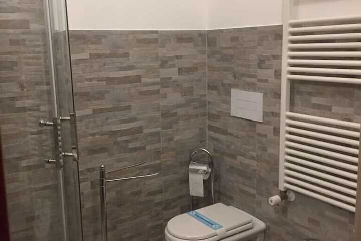 Room 12 of 23
