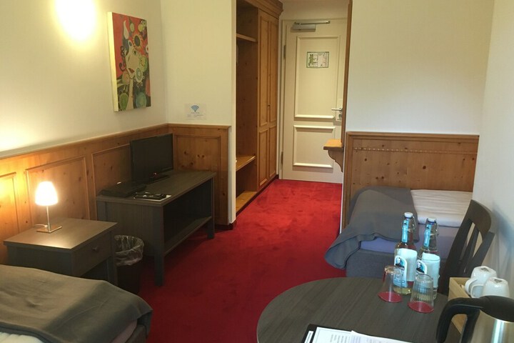 Room 14 of 49