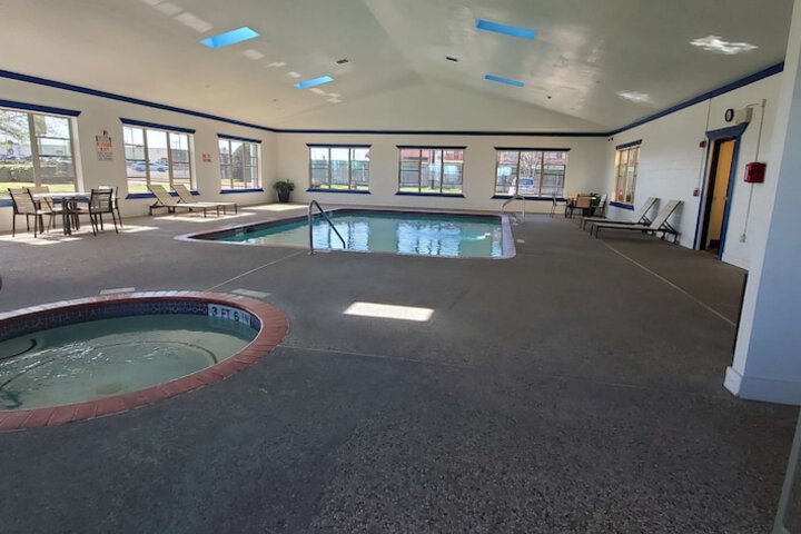 Hotel Pool