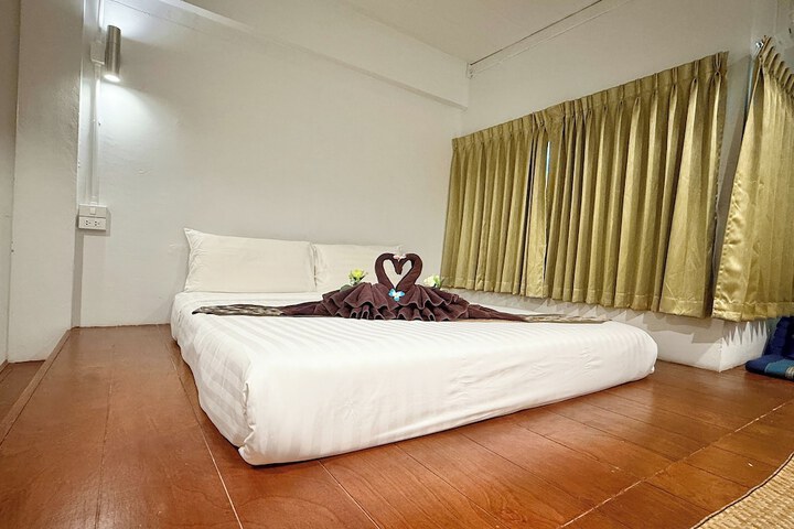 Room 30 of 115