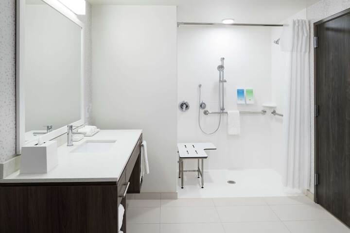 Bathroom shower