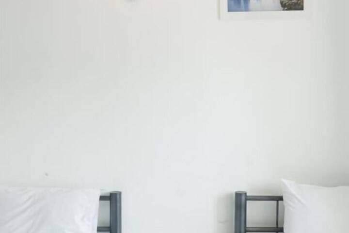 Room 25 of 64